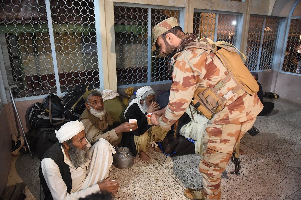 Pakistan: Tren Kuşatmasında 155 Rehine Serbest Bırakıldı, 27 Militan Öldürüldü