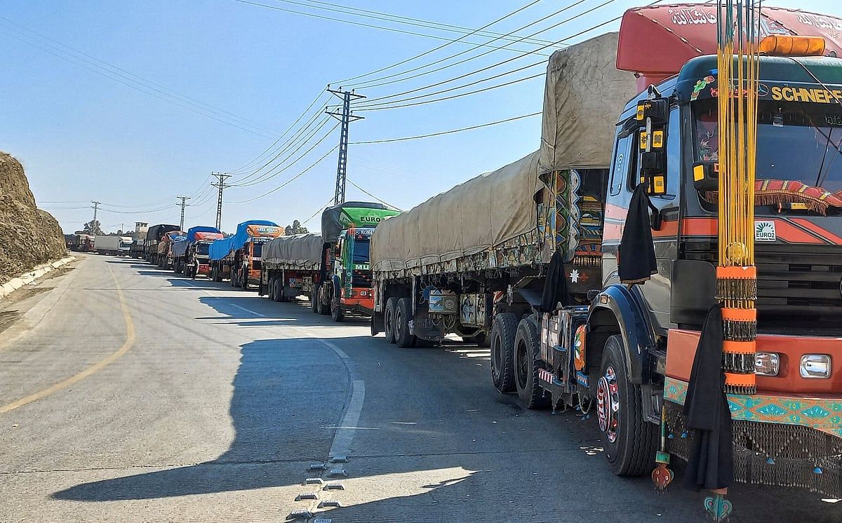 Pakistan ve Afganistan Ana Sınır Kapısını Açtı, Yaklaşık Bir Aydır Kapalı