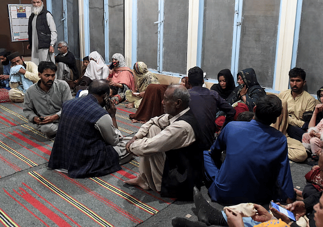 Pakistan'ın Tren Rehinesinden Kurtulanlar, Patlamaların 'Korkunç' Olduğunu Söyledi