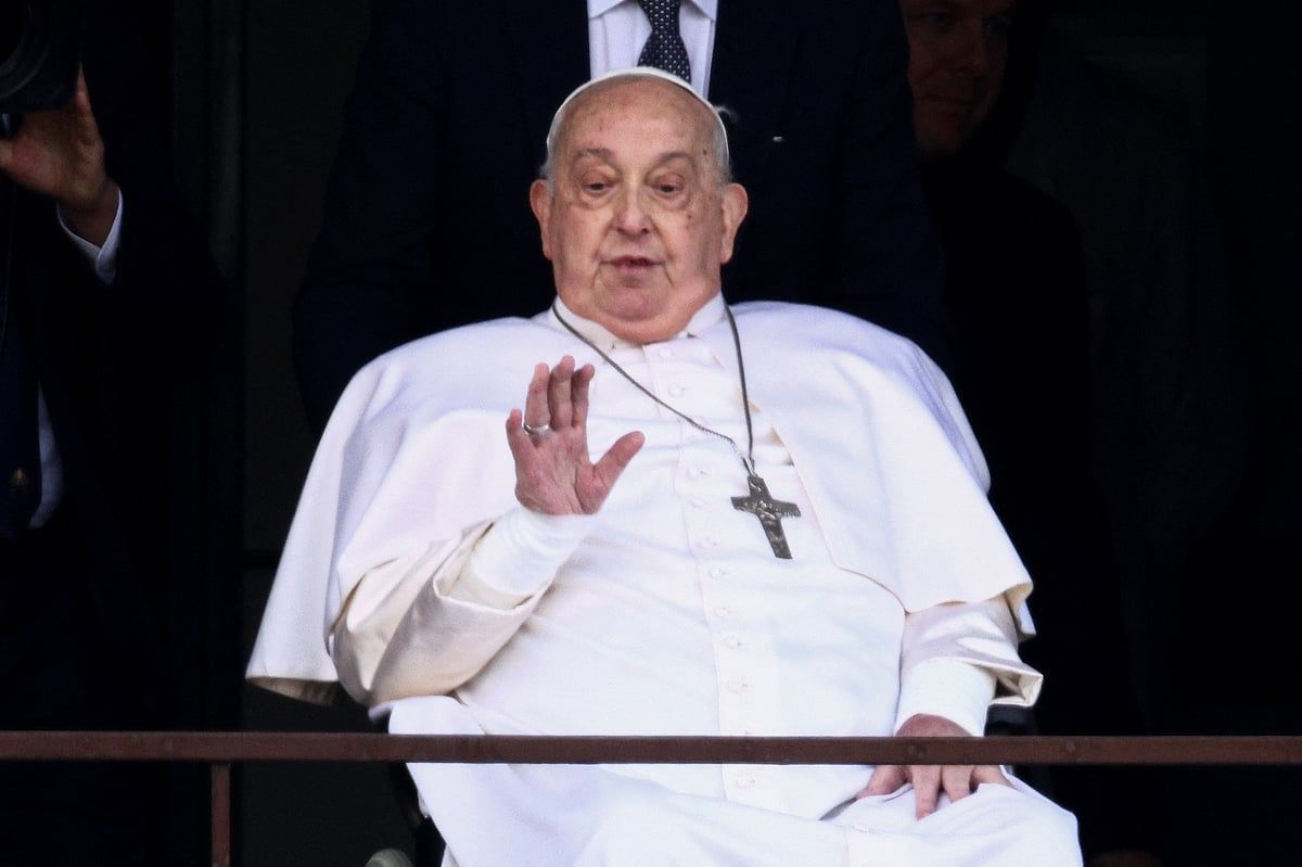 Papa Francis 5 Haftadan Fazla Bir Süre Sonra Hastaneden Ayrıldı ve ilk kez Halka Açıldı
