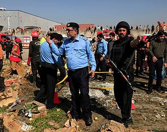 Polis, Kuzeybatı Pakistan'da İntihar Saldırısının En Az 9kişinin Öldüğünü Söyledi