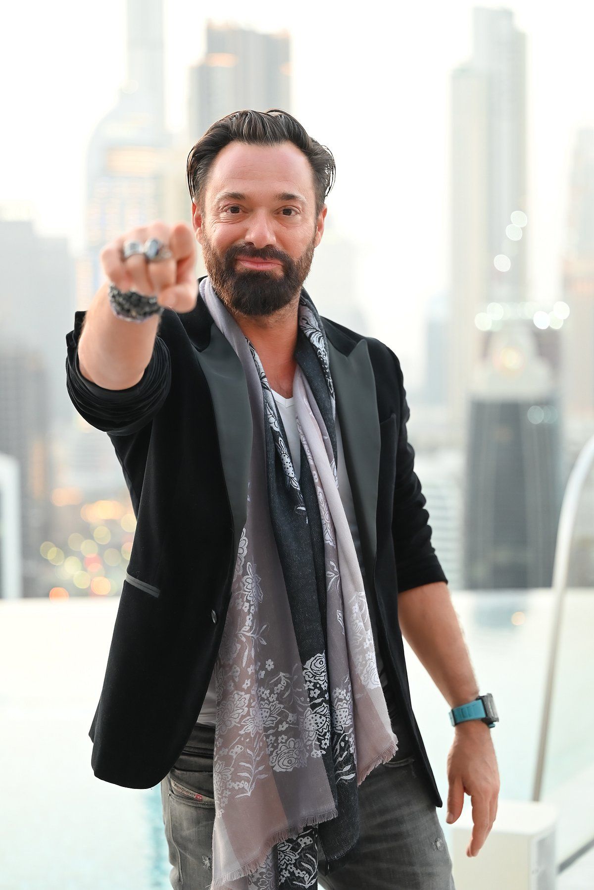 "Resim Yapıyorum Çünkü Yapmak Zorundayım": Sacha Jafri'nin Zihninin İçinde - Rekor Kıran Sanattan Dubai'deki Hayata