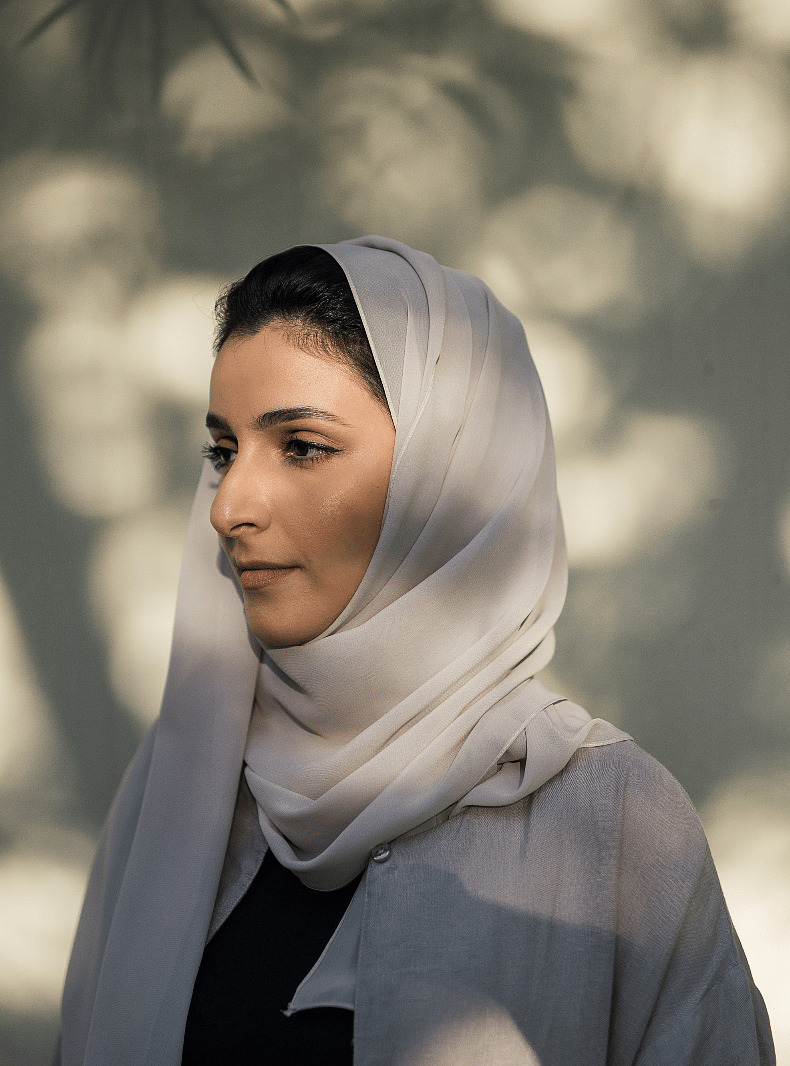 Sanat Eserlerinde Geçmişi, Geleceği Birbirine Bağlarken 'Sınırlara Meydan Okuyan' BAE Sanatçısıyla Tanışın