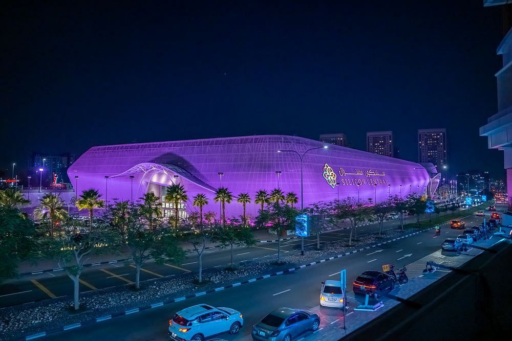 Silicon Central Mall, Apparel Group'un İkonik Markalarını Ağırlayarak Dubai'nin Perakende Ortamını Yükseltiyor