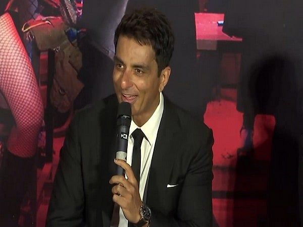 Sonu Sood, insanlardan Debutantlara Karşı Nazik Olmalarını İstiyor İbrahim Ali Han, Khushi Kapoor