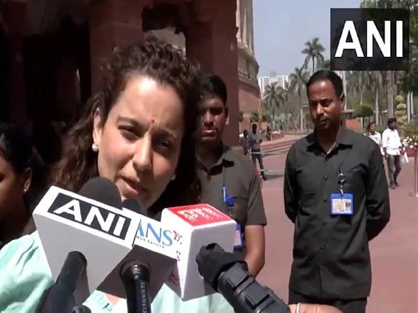 'Toplumun Nereye Gittiğini Düşünmeliyiz': Kangana Ranaut Kunal Kamra'yı Vurdu