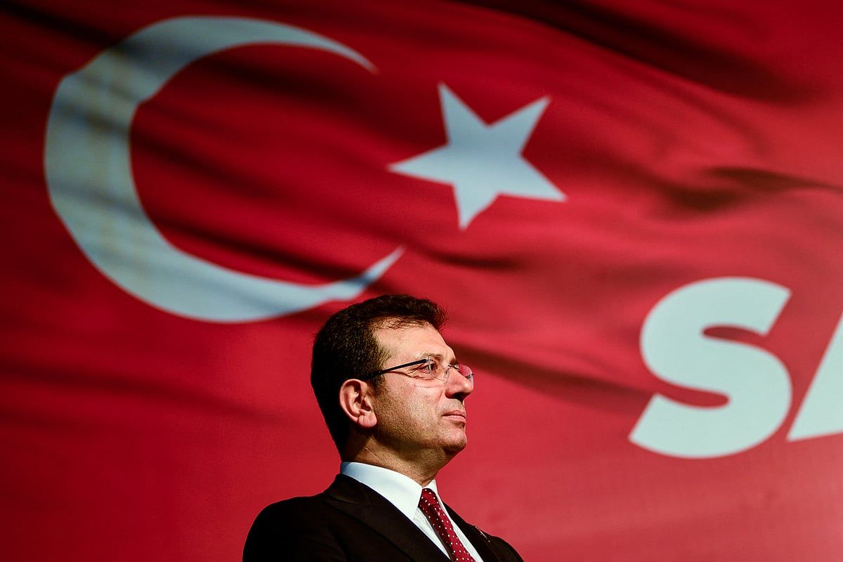 Türkiye: İstanbul Belediye Başkanı Greft Suçlamasıyla Yargılanmak Üzere Hapse Atıldı
