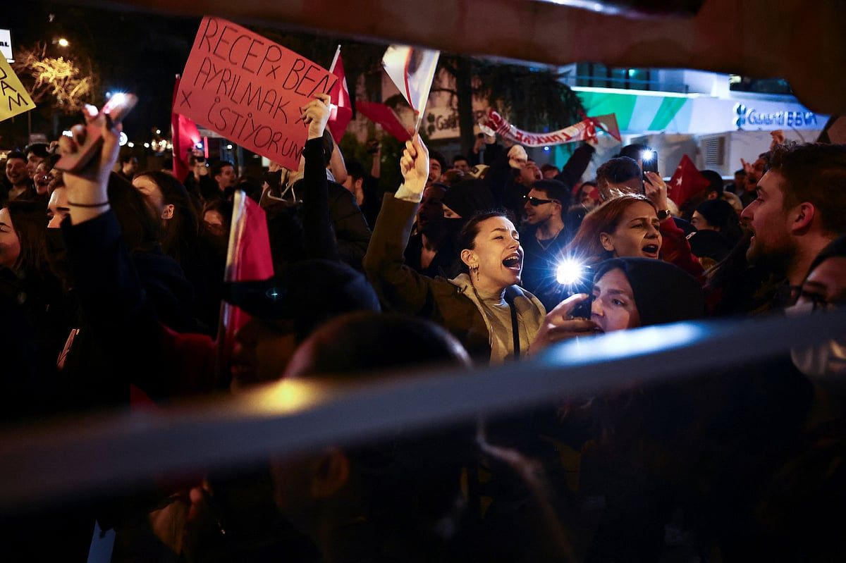 Türkiye Protestolarda Yaklaşık 1.900 Kişiyi Gözaltına Aldı, Uluslararası Eleştirileri Reddetti