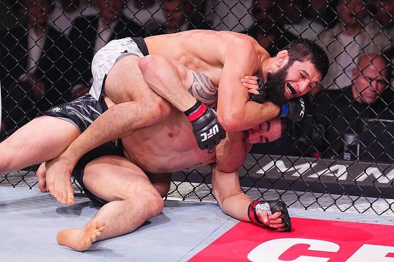 Ufc, Temmuz Ayında Heyecan Verici Bir Dövüş Gecesi için Abu Dabi'ye Döndü