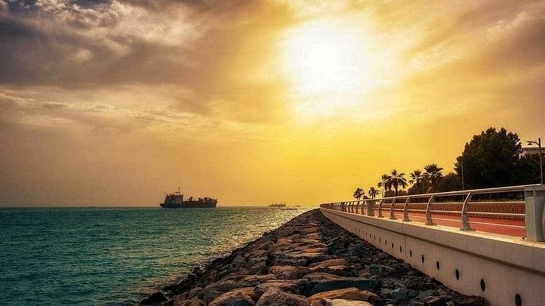 Yarın BAE Hava Durumu: Parçalı Bulutlu Gökyüzü Adil; Geceleri Nemli Olabilir