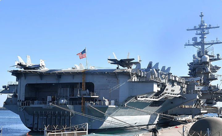 ABD F-18, Kızıldeniz'deki Uçak Gemisinden Denize Düştü; Donanma Denizcisi Yaralandı