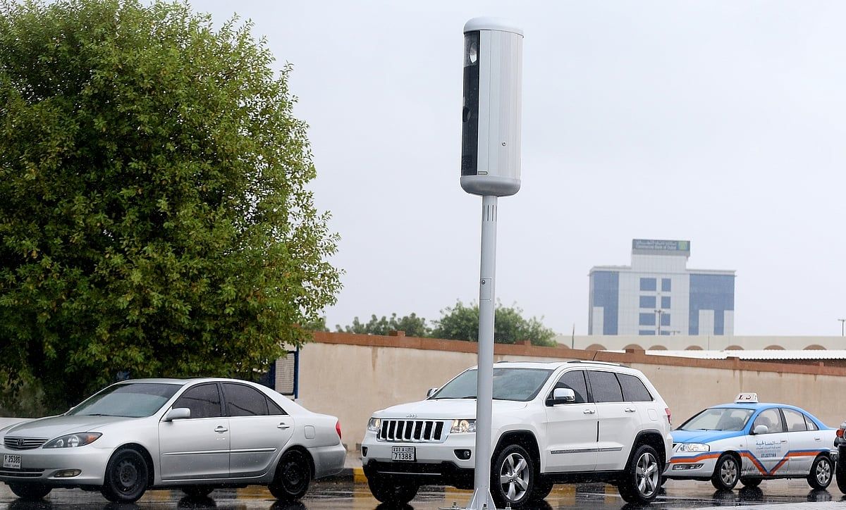 Abu Dabi: 14 Nisan'dan İtibaren 2 Ana Otoyolda Hız Limitleri 20 Km / s Azaldı