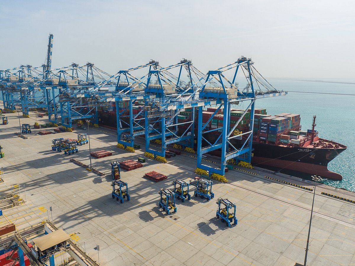 Abu Dabi İhracat Ofisi, Trafigura ile BAE Ticaretini Artırmak için 235 Milyon Dolarlık Sendikasyon Kredisi Anlaşması İmzaladı