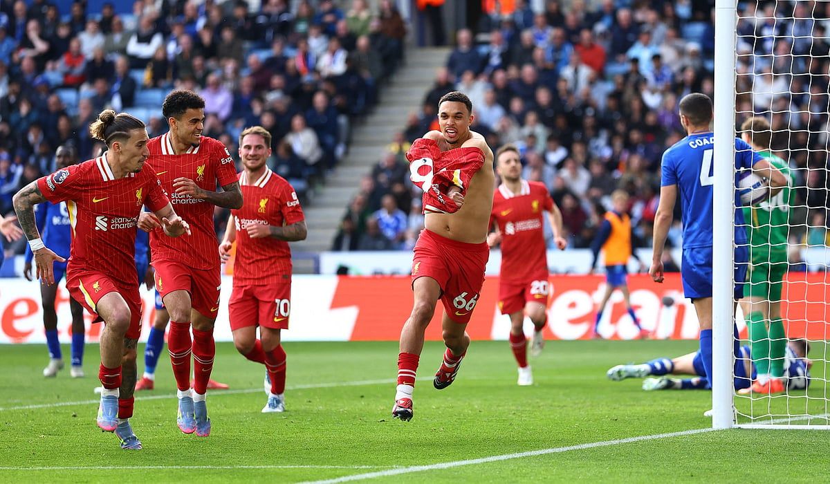 Alexander-Arnold Liverpool'u Şampiyonluğun Eşiğine Getirdi, Leicester Küme Düştü