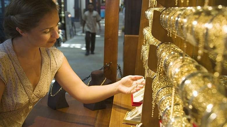 Altın Fiyatları Düştü Ancak Ticaret Savaşının Ortasında 5.000 Dolarlık Boğa Gözü