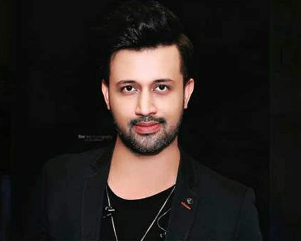 Atif Aslam Dubai'de Yaşıyor: Şarkıcının Dh25 için Performansını Görün