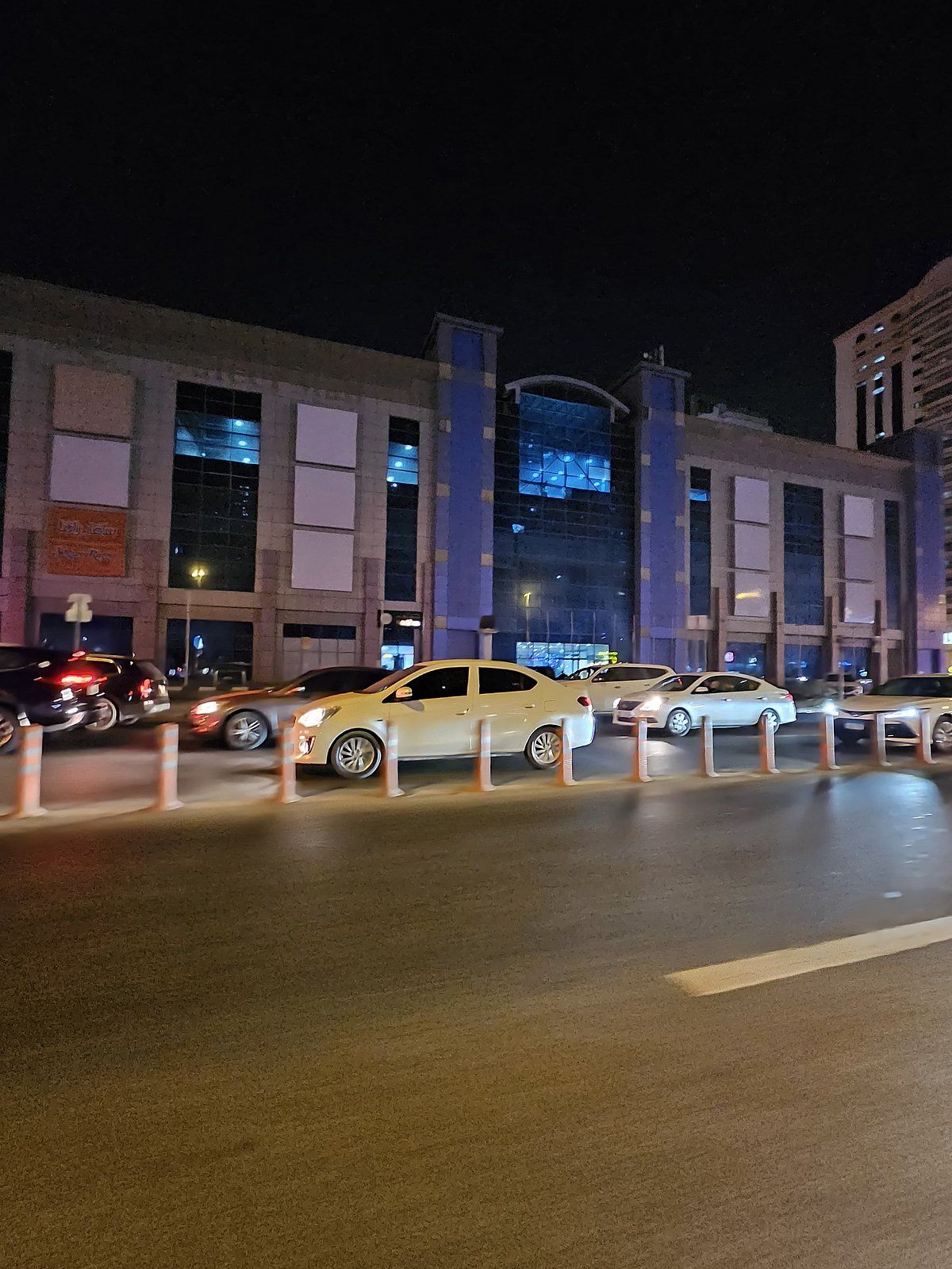 BAE: Bir Zamanlar Sakinler için 'ikinci Bir Ev' olan Sharjah'ın İkonik Safeer Alışveriş Merkezi 19 Yıl Sonra Kapanıyor