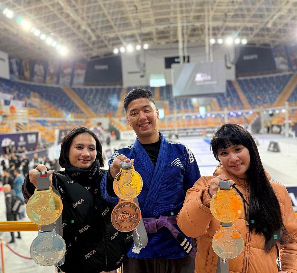 BAE Gurbetçileri Jiu Jitsu'yu Zorbalarla Başa Çıkmayı Öğreniyor, Benlik Saygısı Sorunları; Şimdi Altın Madalya Kazanıyor