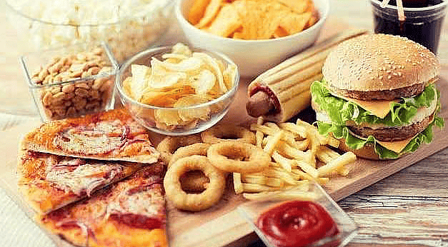 BAE: Mutlu Hissetmek için Cips Yemek mi? İşlenmiş Yiyecekler Sessizce Depresyona Yol Açabilir, Doktorları Uyarın