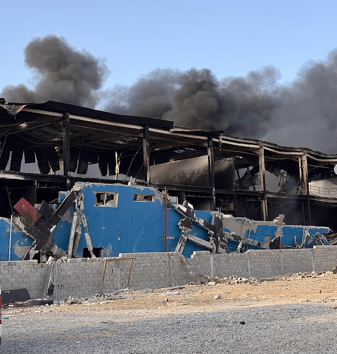 BAE: Umm Al Quwain Fabrikasında Yangın Çıktı; Yaralanma Bildirilmedi