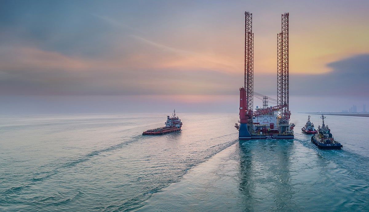 BAE ve Katar, Daha Düşük Petrol Fiyatlarına Daha Uzun Süre Dayanmaya Hazırlanıyor