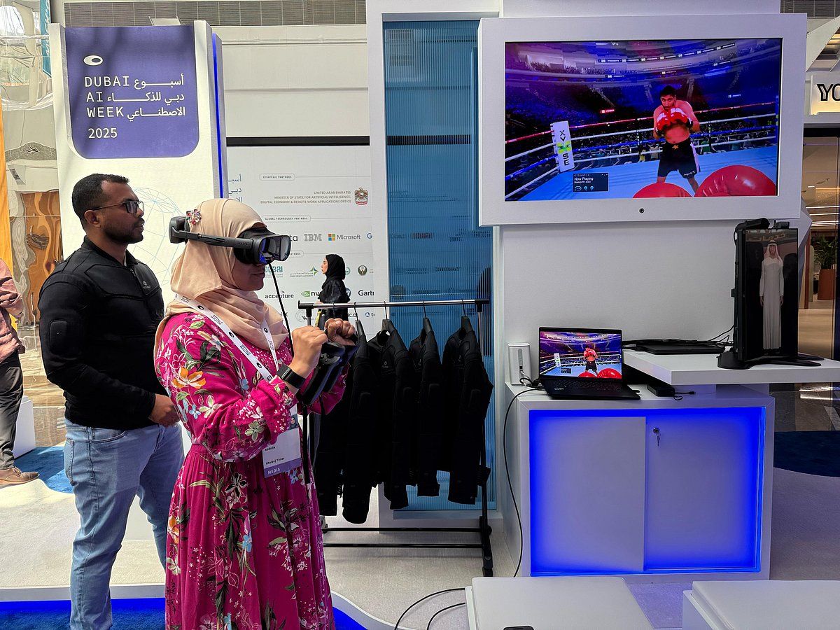 BAE'de Teslasuit: 1.500 Dolarlık Teknoloji, Acı Çekmeden Yumrukları 'Hissetmenizi' Sağlıyor