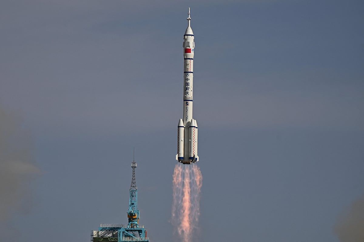 Çinli Astronotlar Tiangong Uzay İstasyonu için Patladı