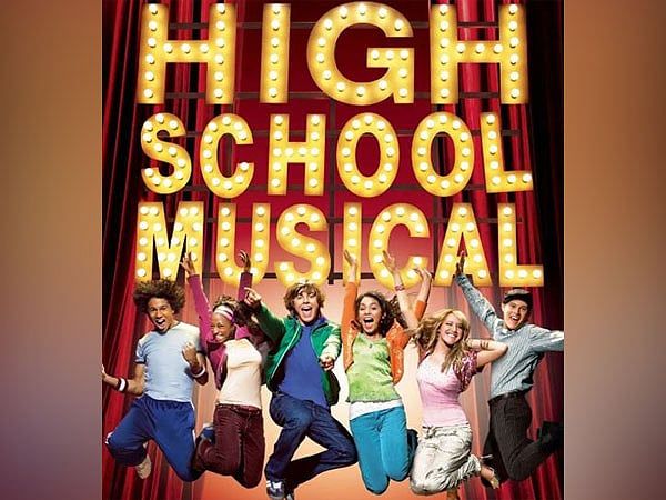 Disney'in 'Lise Müzikali' Yönetmeni Kenny Ortega Filmin Oyuncu Kadrosunu Hatırlıyor