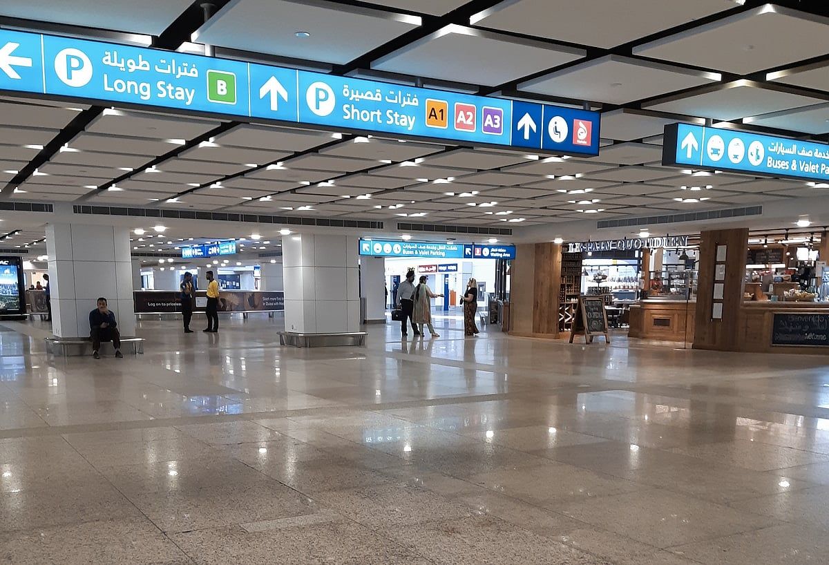 Dubai Polisi Bul, Dh102.000 Nakit ile İade Çantası, 30 Dakikada Pasaport
