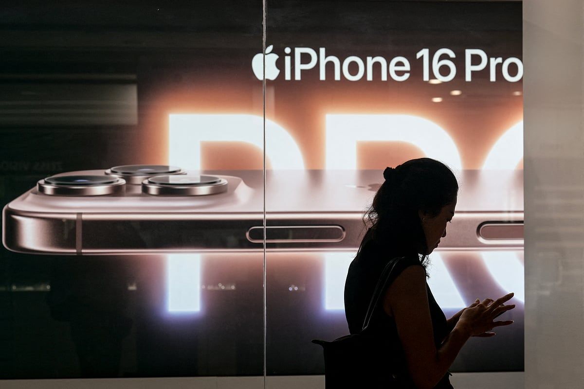 Dubaili Bankacı Kız Kardeşi için İphone Sipariş Etti, Yerine Plastik Kukla Aldı
