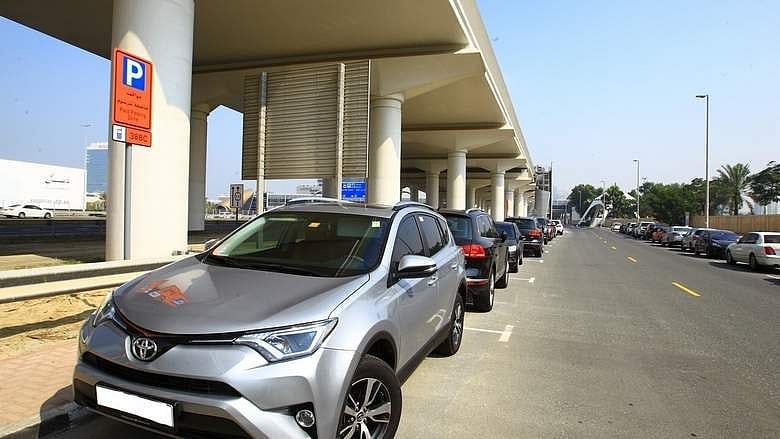 Dubai'nin Yeni Değişken Otopark Ücretleri: Bazı Sakinler Tasarruf Etmek için Aylık Abonelikleri Tercih Ediyor