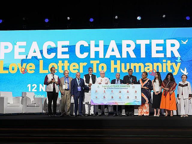 Dünya Liderleri, Nobel Ödülü Sahipleri ve Barış Savunucuları BAE'de Küresel Adalet, Sevgi ve Barış Zirvesi için Birleşti