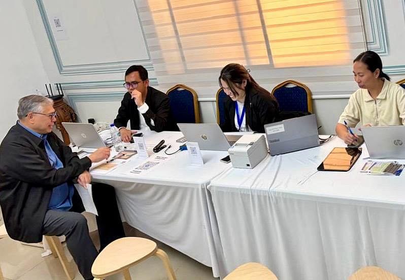 Filipin Seçimleri: Büyükelçi, Çevrimiçi Oylamanın ilk Gününün BAE'deki Filipinlilerden Gelecek Vaat Eden Katılım Gördüğünü Söyledi