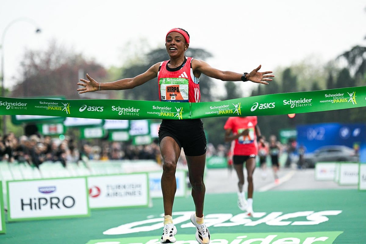 Hirpa, Paris Maratonu'nda Etiyopya Bir-İki'de Galip Geldi
