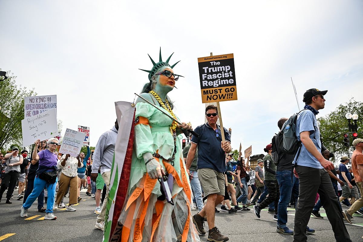 İkinci Tur: Binlerce Kişi ABD Genelinde Trump Karşıtı Protestolara Katıldı