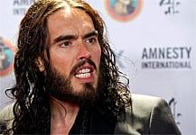 İngiltere Polisi Medya Kişiliği Russell Brand'ı Tecavüzle Suçladı