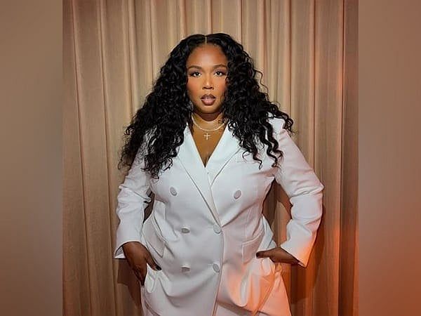 Lizzo Neden Vücut Dönüşümünü Tanımlamak için 'Kilo Kaybı' Yerine 'Kilo Vermeyi' Kullanıyor