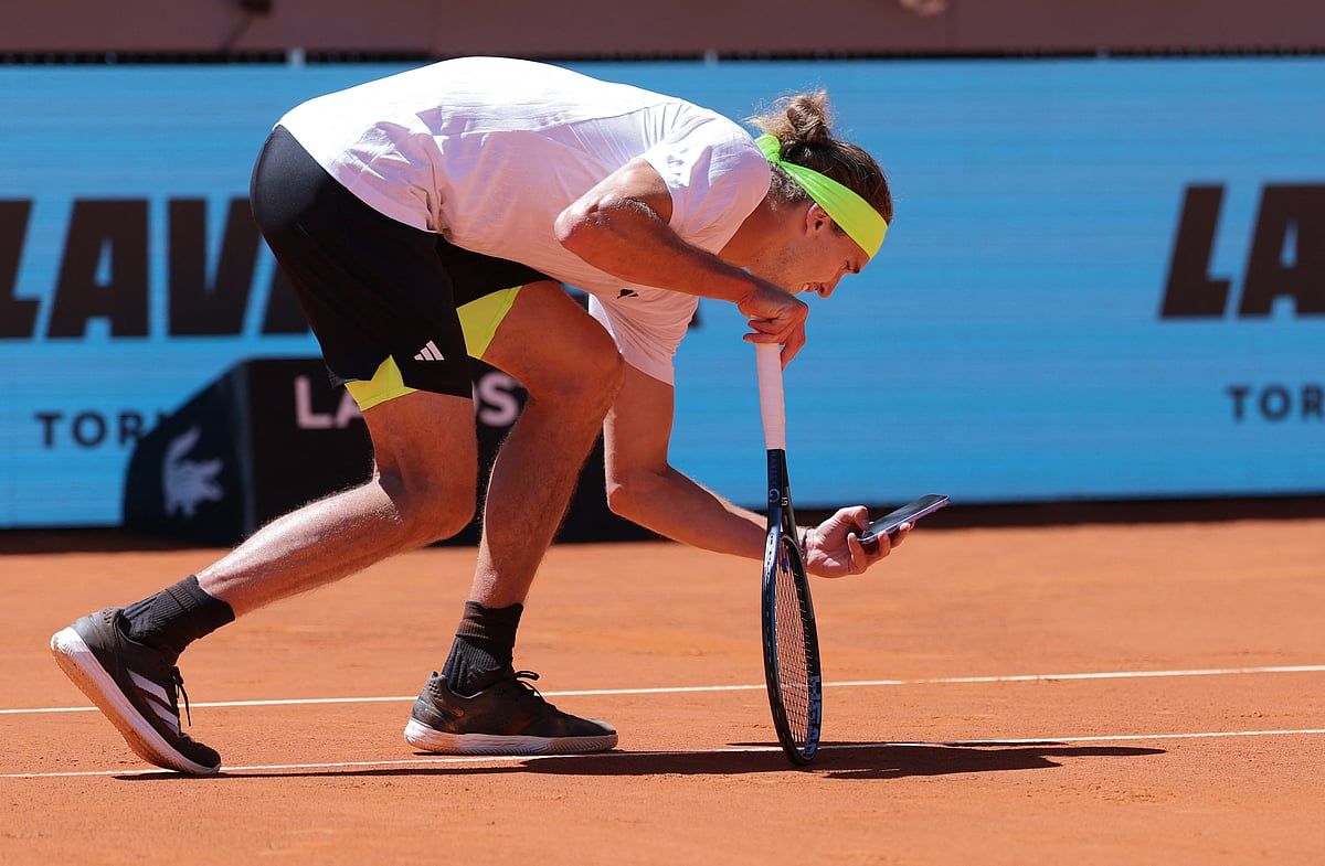 Madrid Açık: Zverev Top İşaretinin Fotoğrafını Çekerken Elektronik Hat Tekrar Odaklanıyor