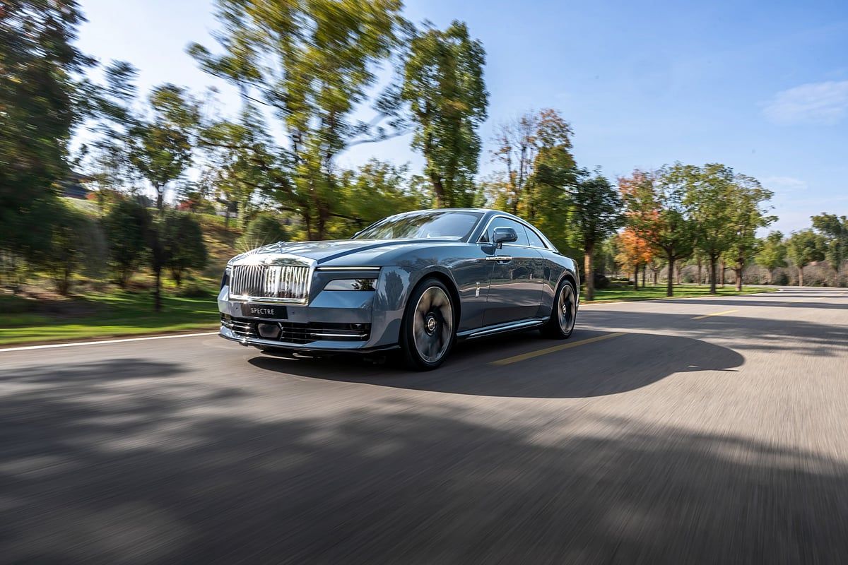 Otomatik İnceleme: Spectre, Rolls-Royce'u Elektrikli Araç Çağına Taşıyor
