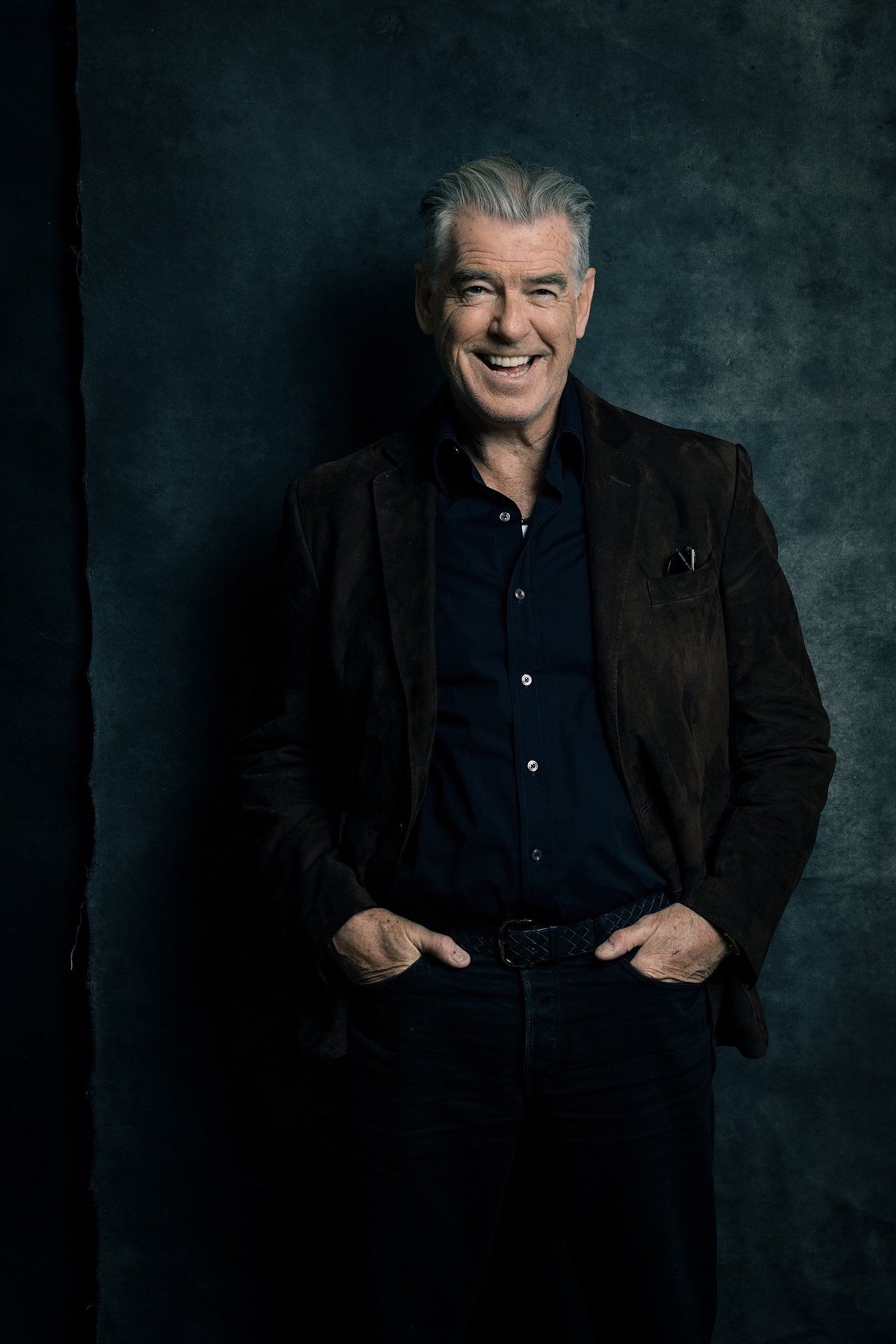 Oyuncu Pierce Brosnan için Dünya Yeterli