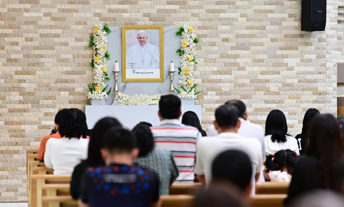 Papa Francis Öldü: Vatikan Ölüm Nedenini Açıkladı; BAE'deki Hıristiyanlar Rahmetli Papaz için Dua Ediyor