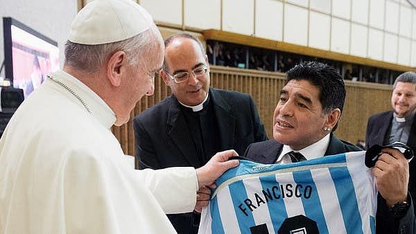 Papa Francis'in Futbola Olan Tutkusu: 'Pele'yi Maradona ve Messi'den Daha Çok Sevdi'
