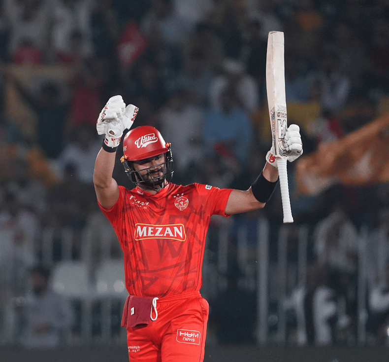 Psl 2025: Shadab Khan, Sahibzada Farhan'ın Çarpıcı Yüzyılını Selamlıyor