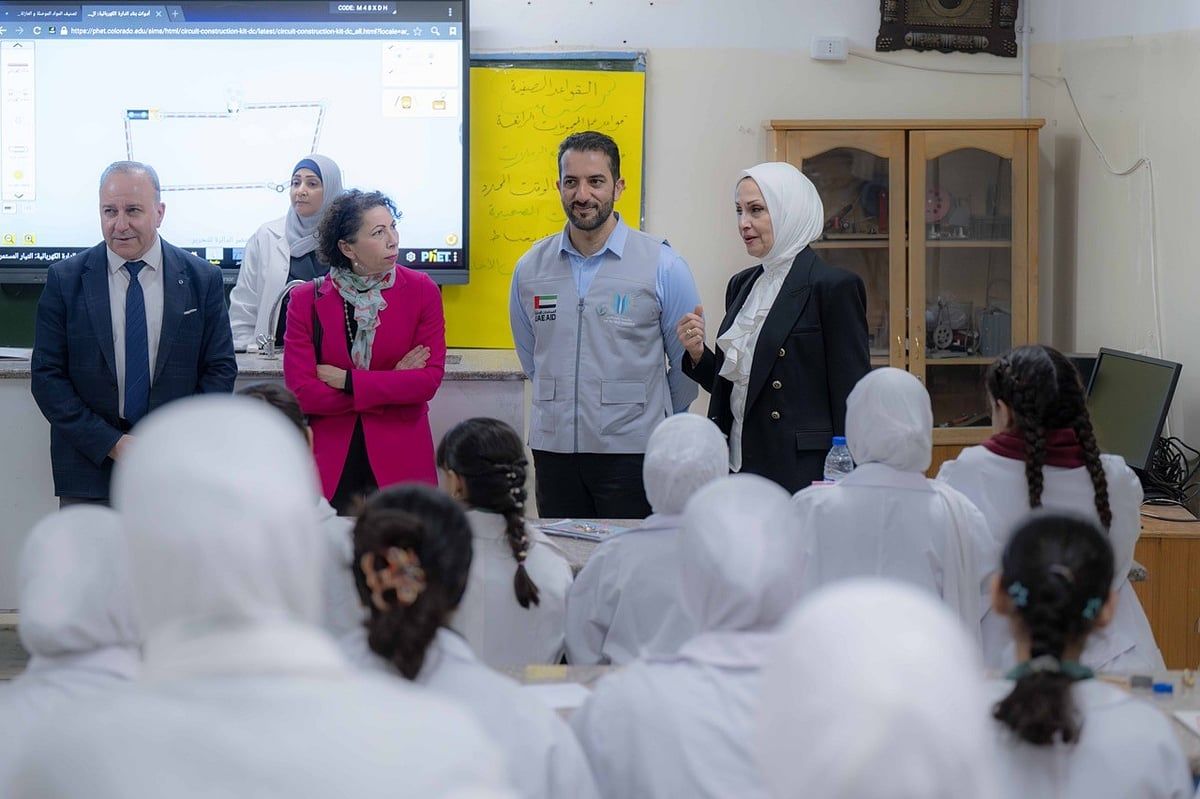 Şarja Yönetici Yardımcısı Başkanlığındaki BAE Heyeti Ürdün'deki Filistinli Mülteci Kampını Ziyaret Etti