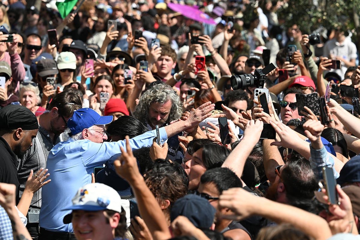 Senatör Bernie Sanders, Amerikan Solunda İlgisizlikle Mücadele Ediyor
