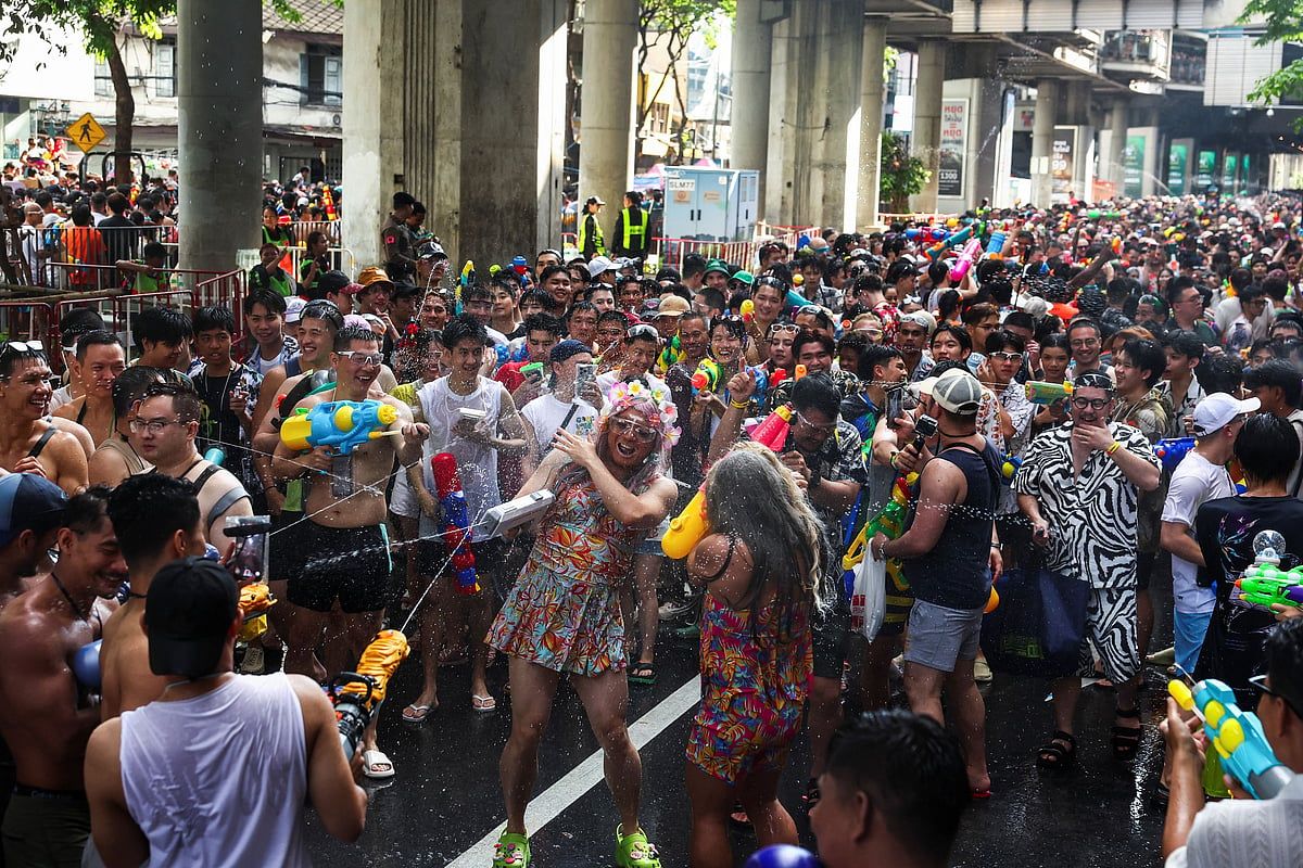 Tayland Yeni Yılını Su Festivali ile Kutluyor