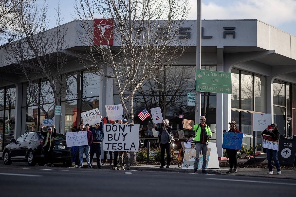 Tesla Hisseleri, Musk'un Trump Rolünden Ayrıldığını Bildirdikten Sonra Yükseldi