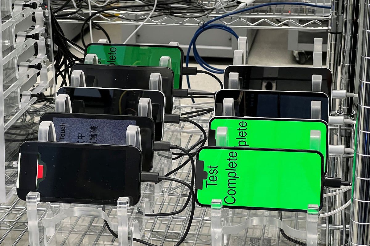 Trump, Akıllı Telefonları, Bilgisayarları ve Diğer Elektronikleri Çin Tarifelerinden Ayırıyor