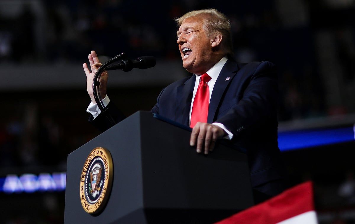 Trump'ın Yardımcıları, 3 Trilyon Dolarlık İthalatta %20 Gümrük Vergisi Alıyor ve Bu da Küresel Ticaret Savaşı Korkularını Artırıyor