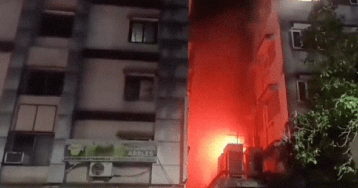 Video: Indian Hotel'de Çıkan Yangında En Az 15 Kişi Öldü; Başbakan Modi, Akraba için 200.000 Rs Eski Gratia'yı Duyurdu